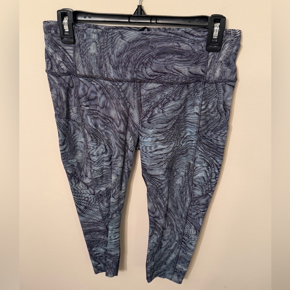 285. Lululemon Fast And Free Cropped Leggings 23” Inseam Size 10